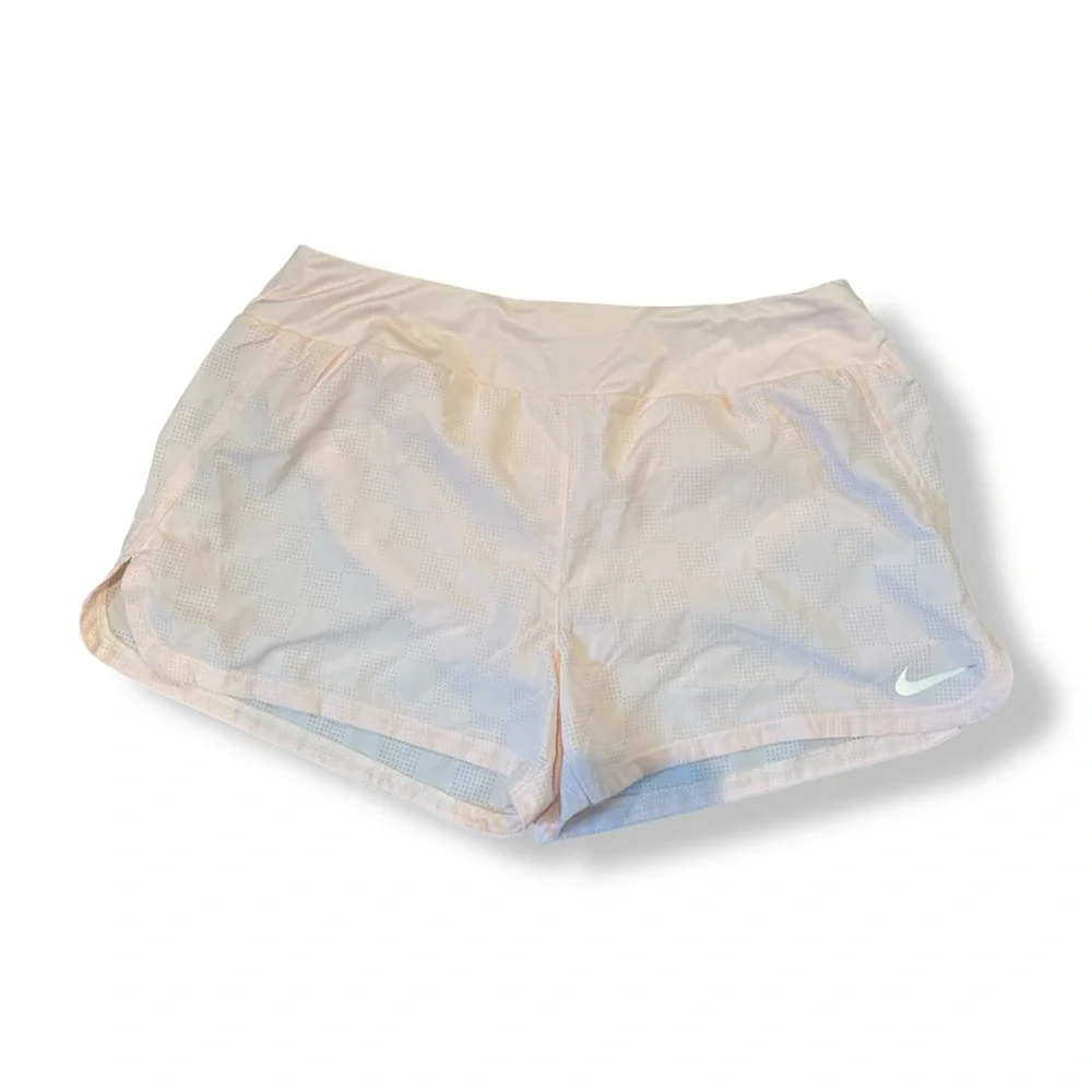 [Nike] Pale Pink Athletic Shorts